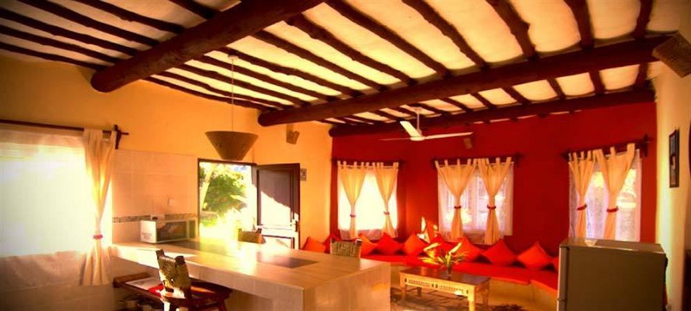 Hill Park Hotel - Tiwi Beach Exterior foto