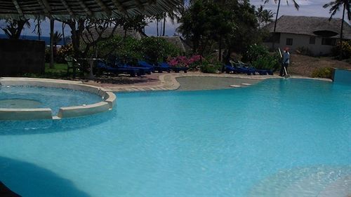 Hill Park Hotel - Tiwi Beach Exterior foto